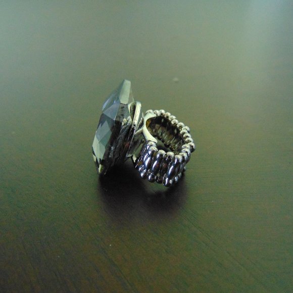 Costume Jewelry- Oversized faux CZ ring- smockey color - Picture 5 of 13
